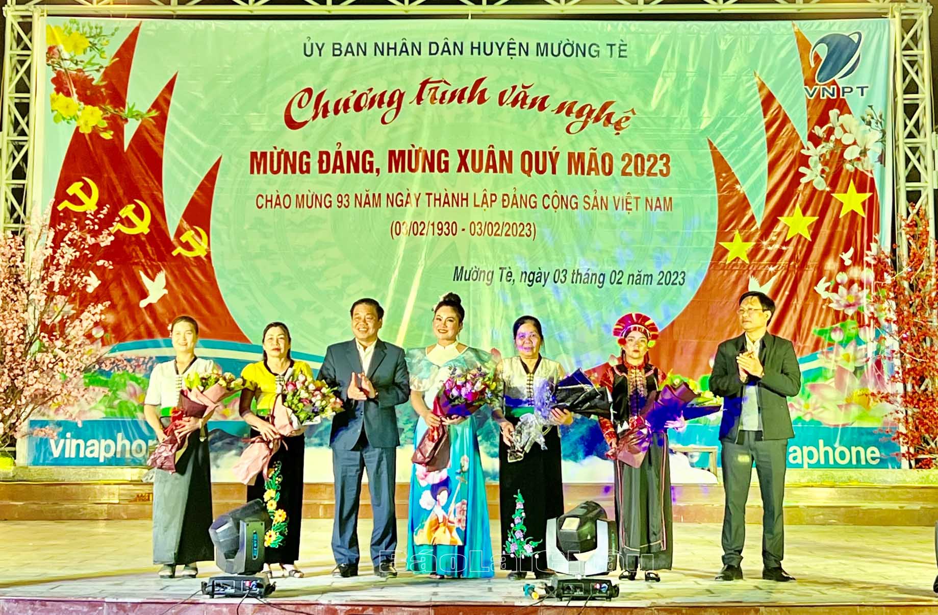 tặng hoa